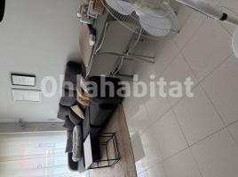 Piso, 85 m², cerca de bus y tren, seminuevo