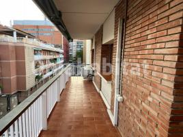 Louer pis, 70 m², près de bus et de train, Les Corts
