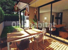 Houses (terraced house), 160 m², near bus and train