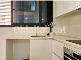 Piso, 105 m², cerca de bus y tren, seminuevo