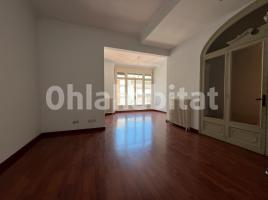 Flat, 137 m², near bus and train