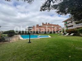 Pis, 168 m², prop de bus i tren