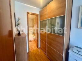 Dúplex, 159 m², cerca de bus y tren, seminuevo