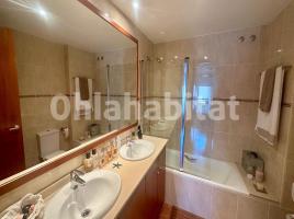 Dúplex, 159 m², cerca de bus y tren, seminuevo