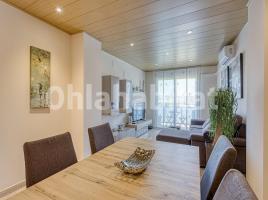 Flat, 94 m², near bus and train, almost new