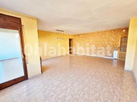 Pis, 131.80 m², près de bus et de train