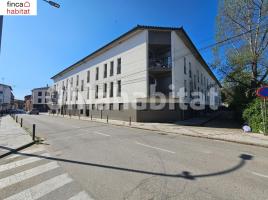Flat, 84.06 m², near bus and train, almost new