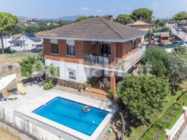  (unifamiliar aïllada), 232 m², près de bus et de train