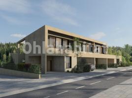 Obra nova - Casa a, 179 m², prop de bus i tren, nou