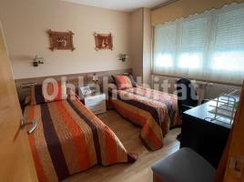 Casa (unifamiliar aïllada), 240 m², prop de bus i tren, seminou