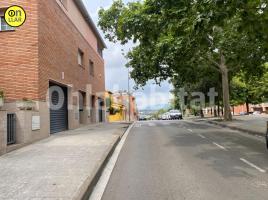 Houses (detached house), 272 m², near bus and train, almost new