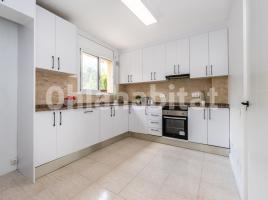 Casa (unifamiliar aislada), 177 m², cerca de bus y tren, seminuevo