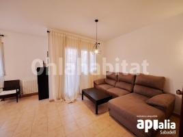 Flat, 136 m², near bus and train
