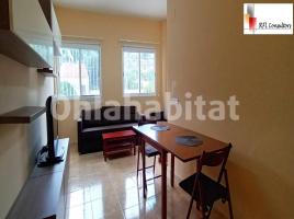 Flat, 49 m², near bus and train, almost new