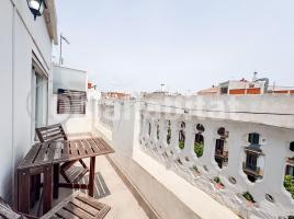 Alquiler ático, 50 m², cerca de bus y tren