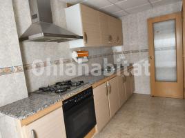 Dúplex, 84 m², près de bus et de train