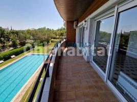 For rent flat, 176 m², close to bus and metro, Zona Universitaria