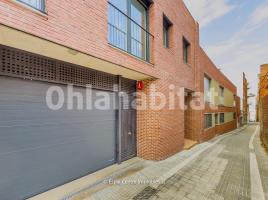 Casa (unifamiliar adossada), 147 m², prop de bus i tren, nou