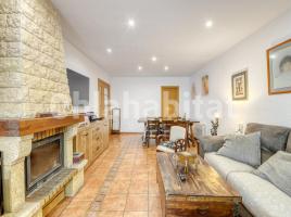 Casa (unifamiliar adossada), 181 m², prop de bus i tren, seminou, Alt Empordà
