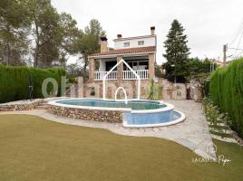 Houses (detached house), 478 m², near bus and train