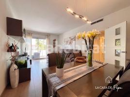 For rent flat, 106 m², near bus and train, almost new