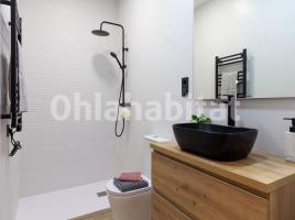 Flat, 84 m², near bus and train