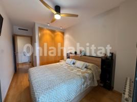 Flat, 83 m², near bus and train, almost new