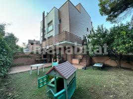 Casa (unifamiliar adosada), 251 m², cerca de bus y tren