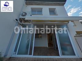  (unifamiliar adossada), 230 m², près de bus et de train, Calle del Carrilet