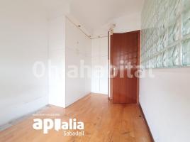 Pis, 65 m², près de bus et de train