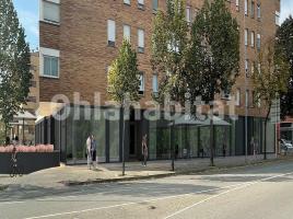 For rent business premises, 420 m², Avenida d'Olímpia