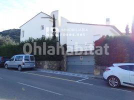 Casa (unifamiliar adossada), 348 m², Zona