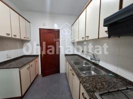 Pis, 83 m², Zona
