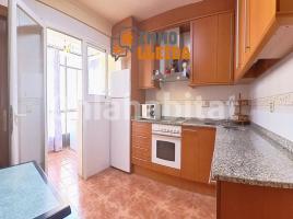 Pis, 106 m², près de bus et de train, Calle de Barcelona