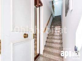 Dúplex, 185 m², prop de bus i tren