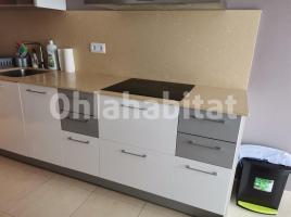 Pis, 150 m², prop de bus i tren, Calle Bruguera
