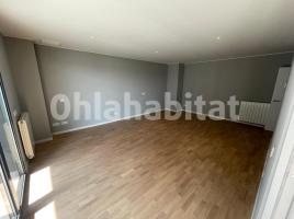 Lloguer pis, 118 m², prop de bus i tren, nou