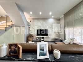 Houses (terraced house), 169 m², near bus and train