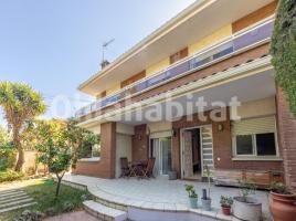 Houses (villa / tower), 237 m², Avenida Vilafortuny