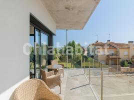 Flat, 125 m², almost new