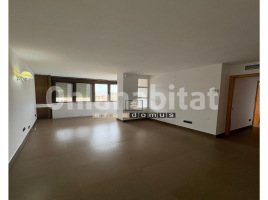Lloguer pis, 83 m², prop de bus i tren