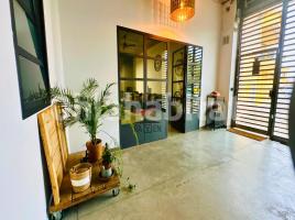 Business premises, 269 m², almost new, Ronda Pirineus