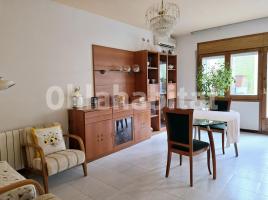  (unifamiliar adossada), 217 m², près de bus et de train, Calle de Borrell