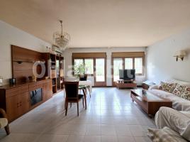  (unifamiliar adossada), 217 m², près de bus et de train, Calle de Borrell