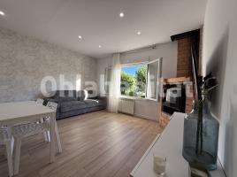 Pis, 97 m², près de bus et de train