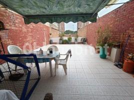 Houses (villa / tower), 276 m², near bus and train, Calle Rodrigo Caro