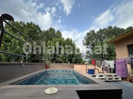 Casa (unifamiliar adosada), 381 m²