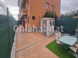 Flat, 72 m², almost new