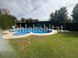 Pis, 74 m², prop de bus i tren, Calle Joan Miró