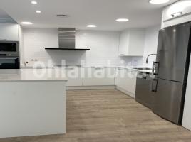 For rent apartament, 100 m², close to bus and metro, almost new, Calle de Josep Pla